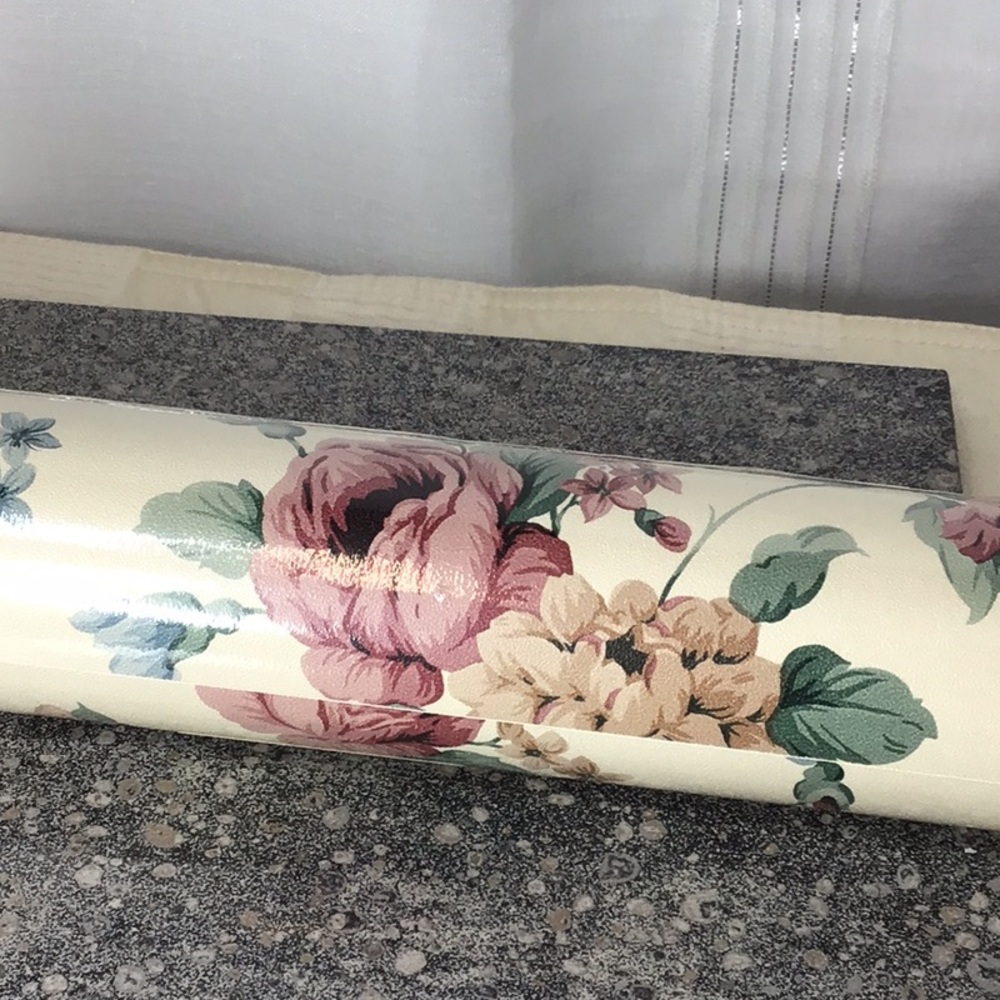 Rose Cream Solid Vinyl Wallpaper Pre-Pasted 3 of 3 - Picture 8 of 11
